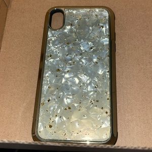 iPhone XR case gold.